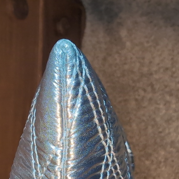 Baggallini Bubble Quilted Pattern Wristlet Clutch - Picture 10 of 12